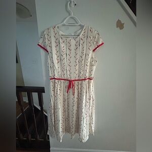 YiBaoBei White Dress with Red and Black Pattern Size Medium